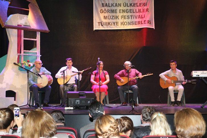 Görme engellilerden Balkan esintileri G3