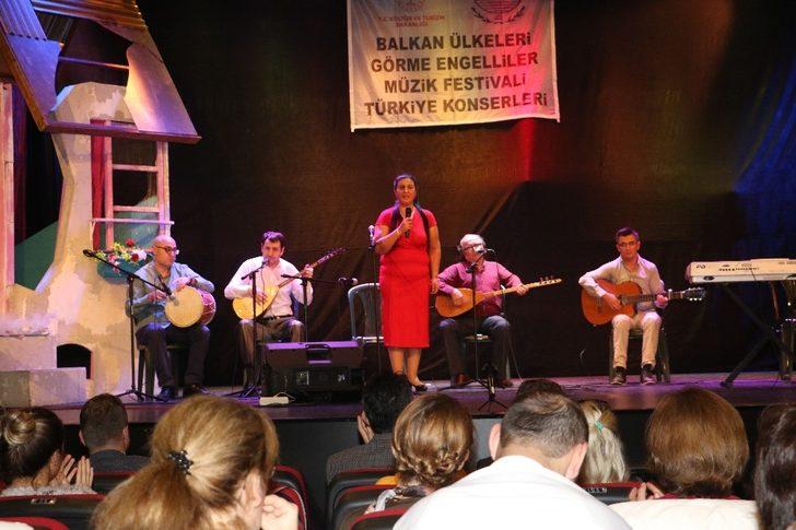 Görme engellilerden Balkan esintileri G4