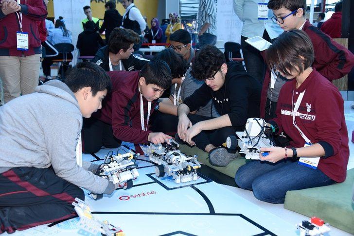 Türkiye’nin Robotları Konya Bilim Merkezi’nde yarıştı G2