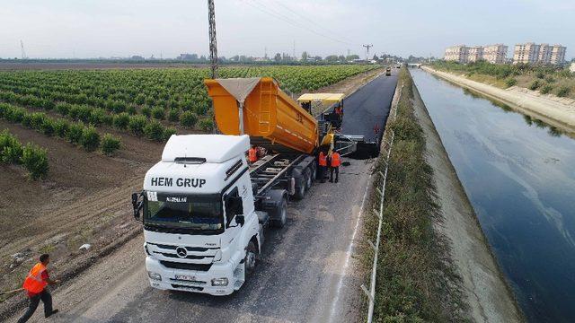 Ali Hocalı-Karataş yoluna bitümlü sıcak asfalt