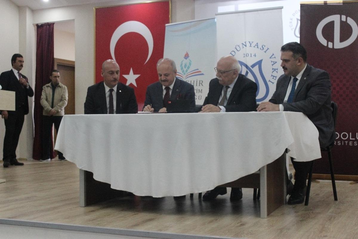 Eskişehir D&uuml;ş&uuml;nce Okulu faaliyetlerini arttırmak i&ccedil;in protokol imzalandı