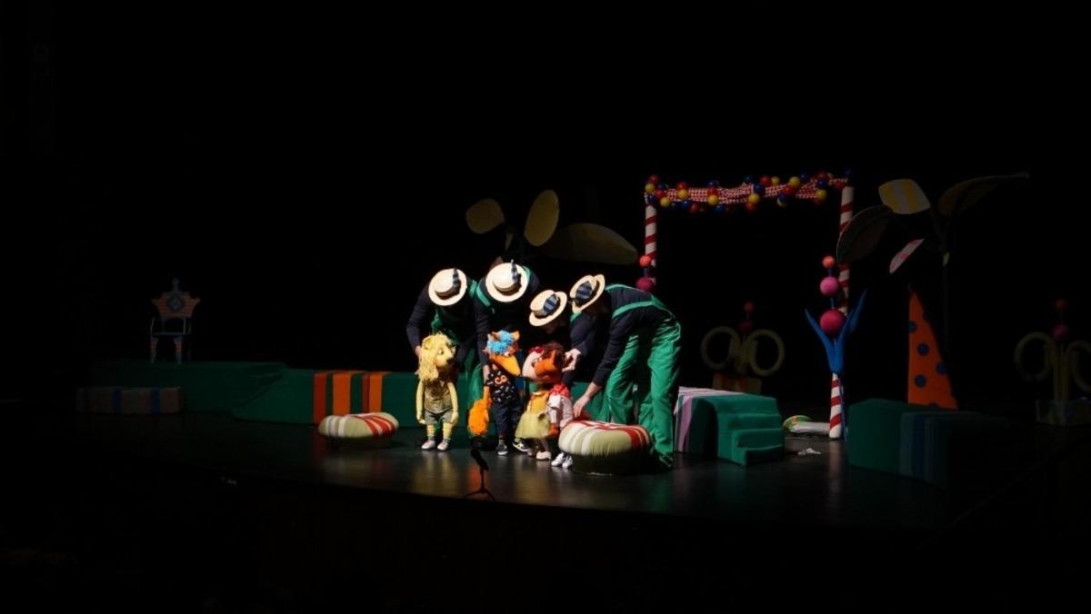 Belediye tiyatrosu turnelere devam ediyor