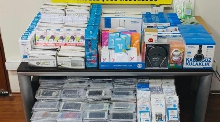 Ka&ccedil;ak t&uuml;t&uuml;n ve cep telefonu par&ccedil;alarına operasyon