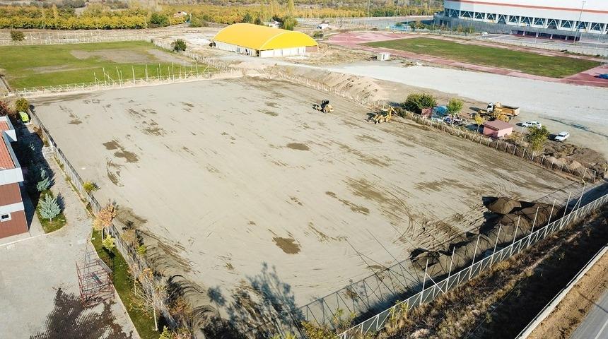 &Ccedil;im saha tesisleri  yenileniyor