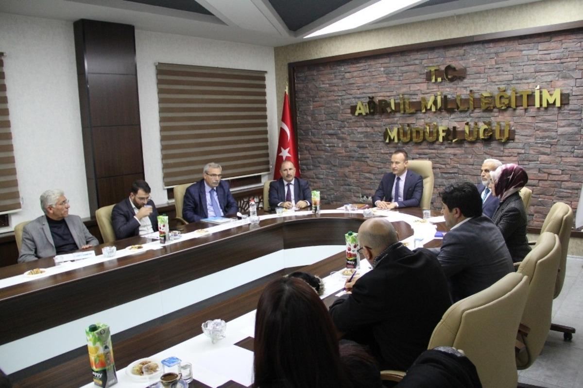 M&uuml;d&uuml;r Tekin Eğitime Destek Platformu &uuml;yeleri ile bir araya geldi