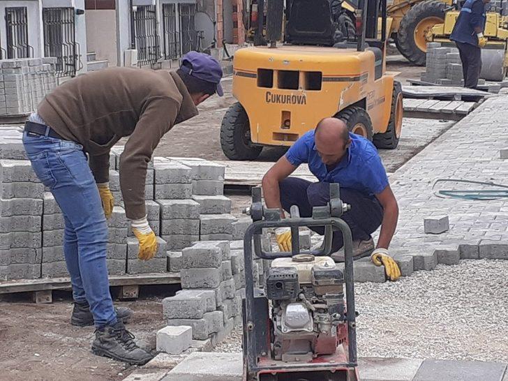 Şuhut Belediyesi’nin parke taşı yenileme çalışmaları sürüyor G1