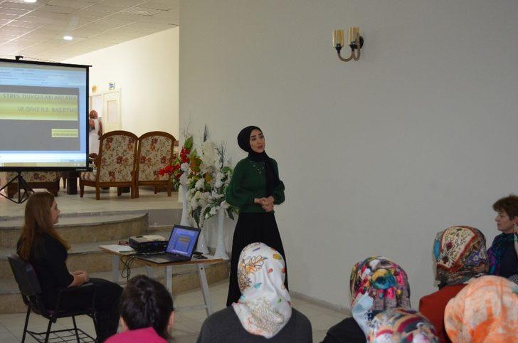 Kadınlara ‘stres ve öfke kontrolü’ semineri G4