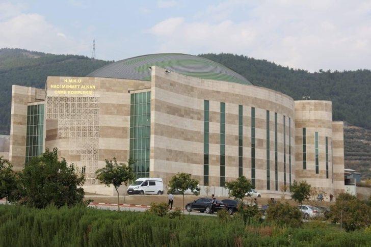 MKÜ’de 7 bin kişilik cami ibadete açıldı G2