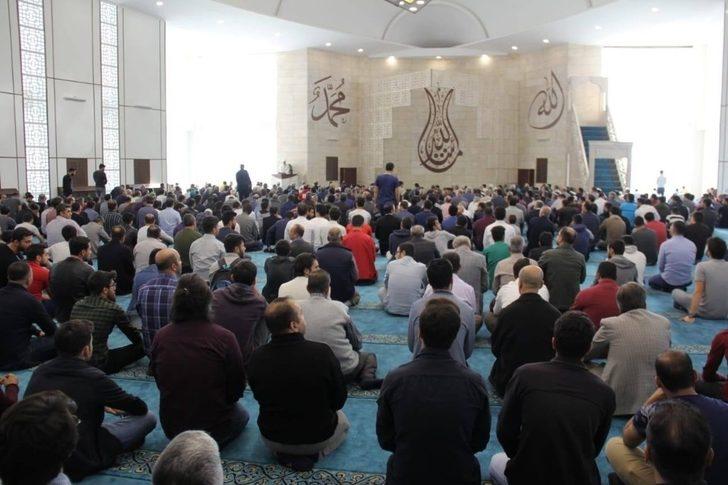 MKÜ’de 7 bin kişilik cami ibadete açıldı G5