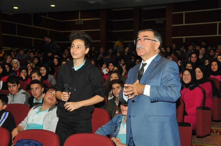 Akşehir’de "Prof. Dr. Fuat Sezgin" konulu konferans G3