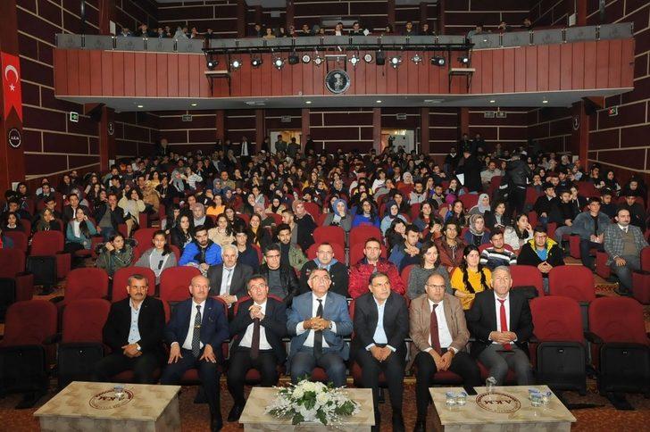 Akşehir’de "Prof. Dr. Fuat Sezgin" konulu konferans G4