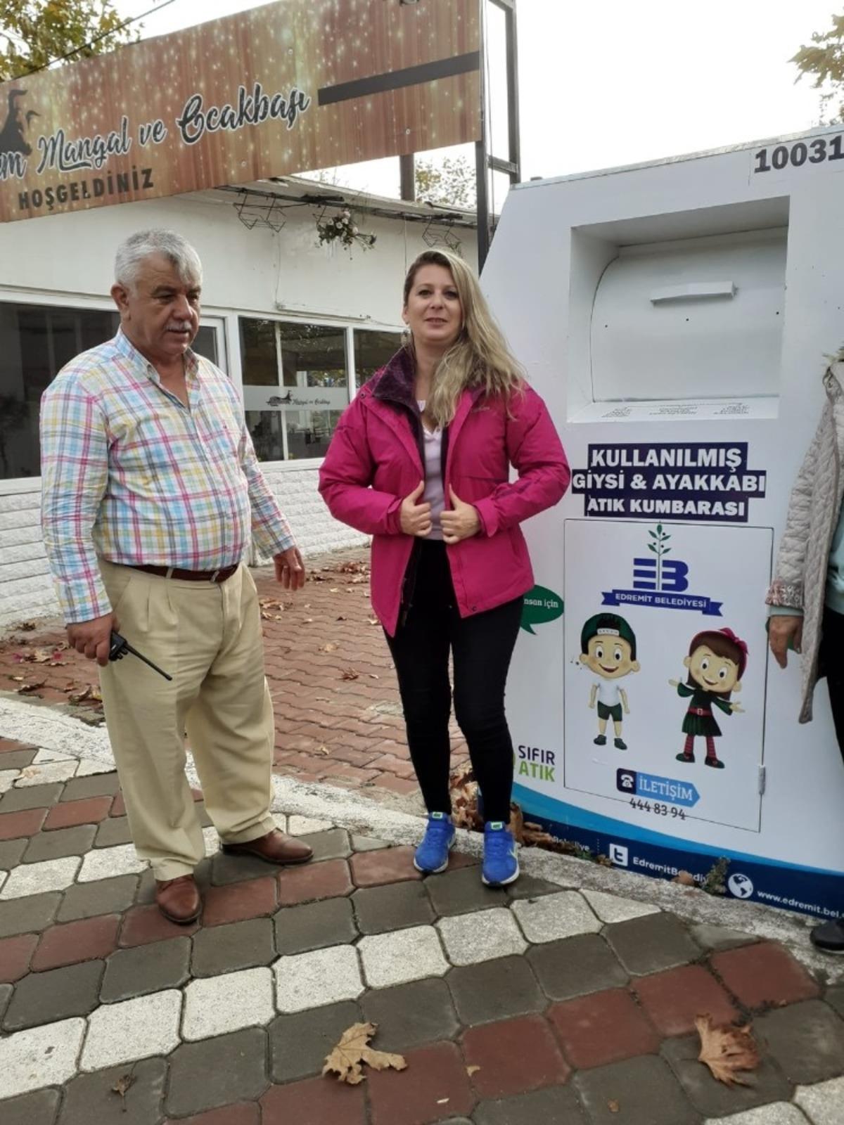 Edremit Belediyesi&rsquo;nden giysi kumbarası hizmeti