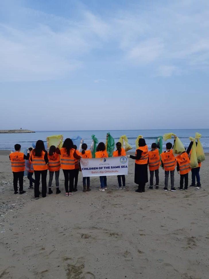 Öğrenciler Çatalzeytin ilçe sahilini temizledi G4