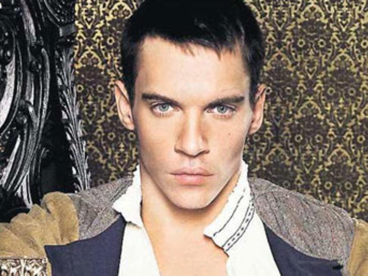 Bacaklarına ne sürüyordu? G2