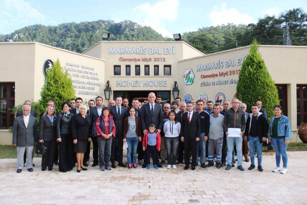 Marmaris Tarım ve Orman M&uuml;d&uuml;rl&uuml;ğ&uuml; 197 kursiyere belgelerini dağıttı