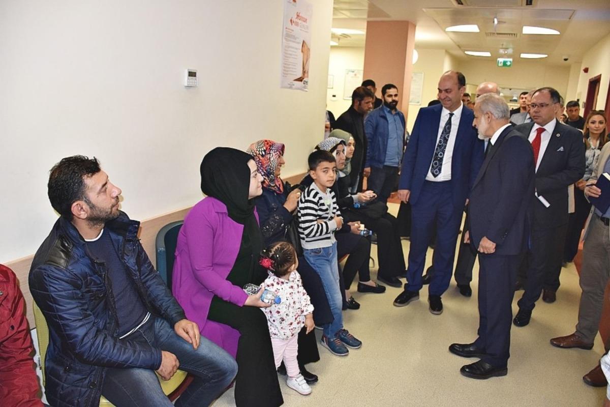 Rekt&ouml;r &Ccedil;elik &uuml;niversite hastanesinde incelemelerde bulundu