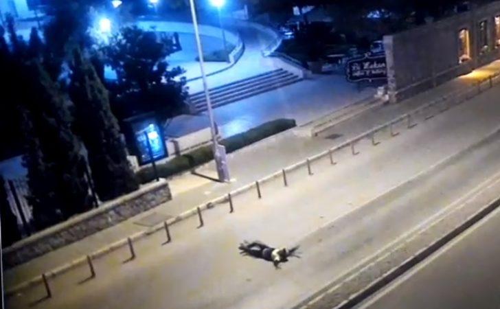 İzmir'de şoke eden anlar! Polisi aracın kaputunda sürükledi G4