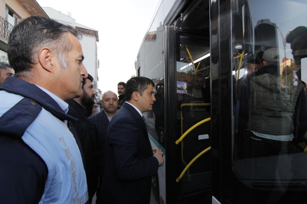 Erciş Kaymakamı ve Belediye Başkan Vekili Mehmetbeyoğlu halkla i&ccedil; i&ccedil;e