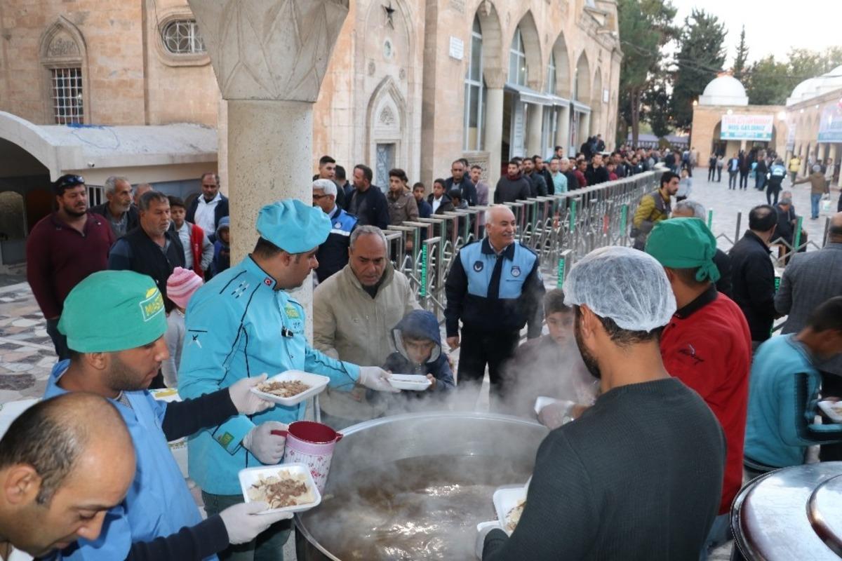 Binlerce kişi tirit kuyruğunda