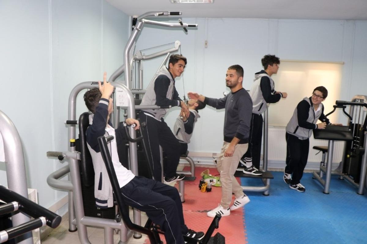 Beyaz Kalpler&rsquo;de fitness eğitmenleri yetişecek