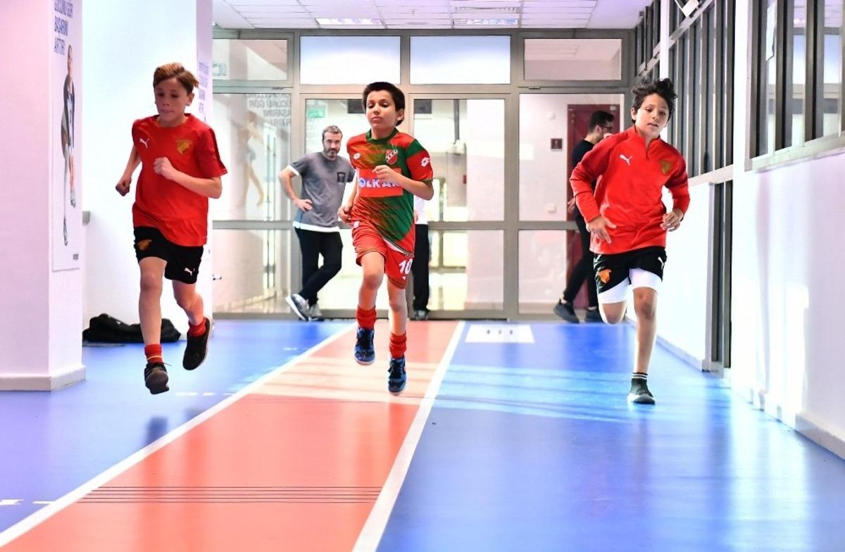 G&ouml;ztepe ve Karşıyaka&rsquo;nın gen&ccedil; yeteneklerinden dostluk mesajı