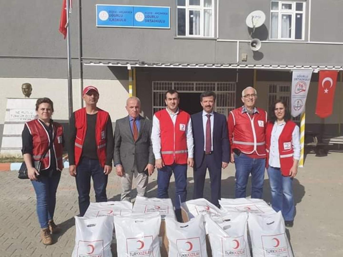Miniklere T&uuml;rk Kızılayını anlattılar, u&ccedil;urtma u&ccedil;urdular