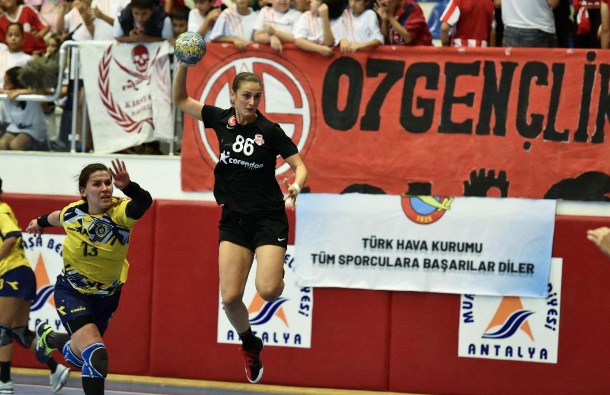 15 oyuncu Milli Takımlarda