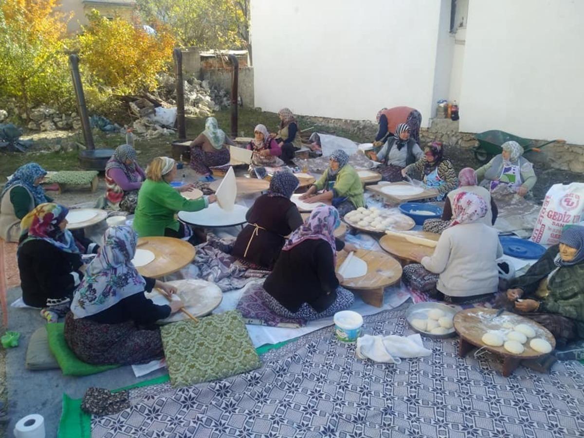 Emet&rsquo;te g&ouml;zleme hayrı ve yağmur duası