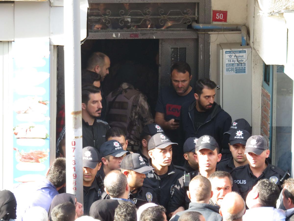 İstanbul'da silahlı kavga! 3 &ouml;l&uuml;, 1 yaralı