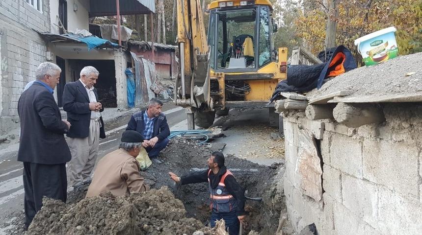 Evlerine su basan ailelerin mağduriyeti giderildi