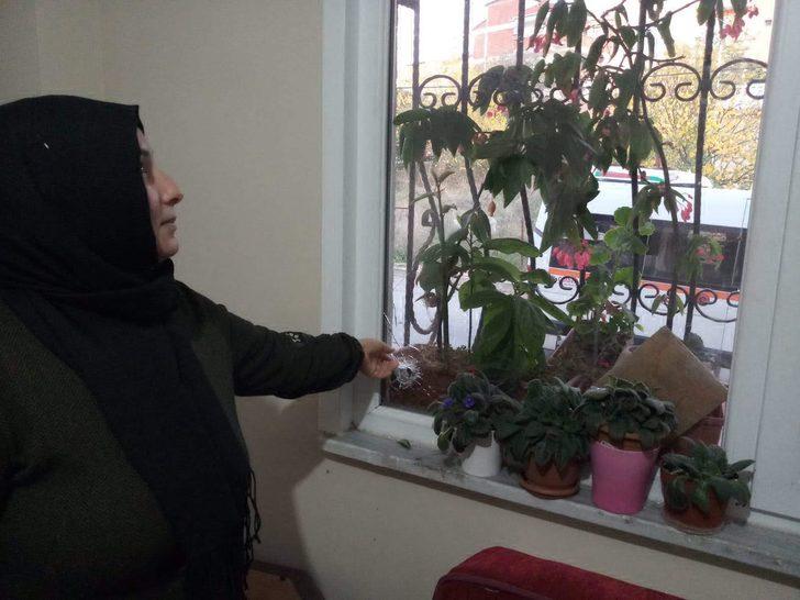Evlerine üç kez silahlı saldırı düzenlendi! Ölüm korkusuyla yaşıyorlar G4