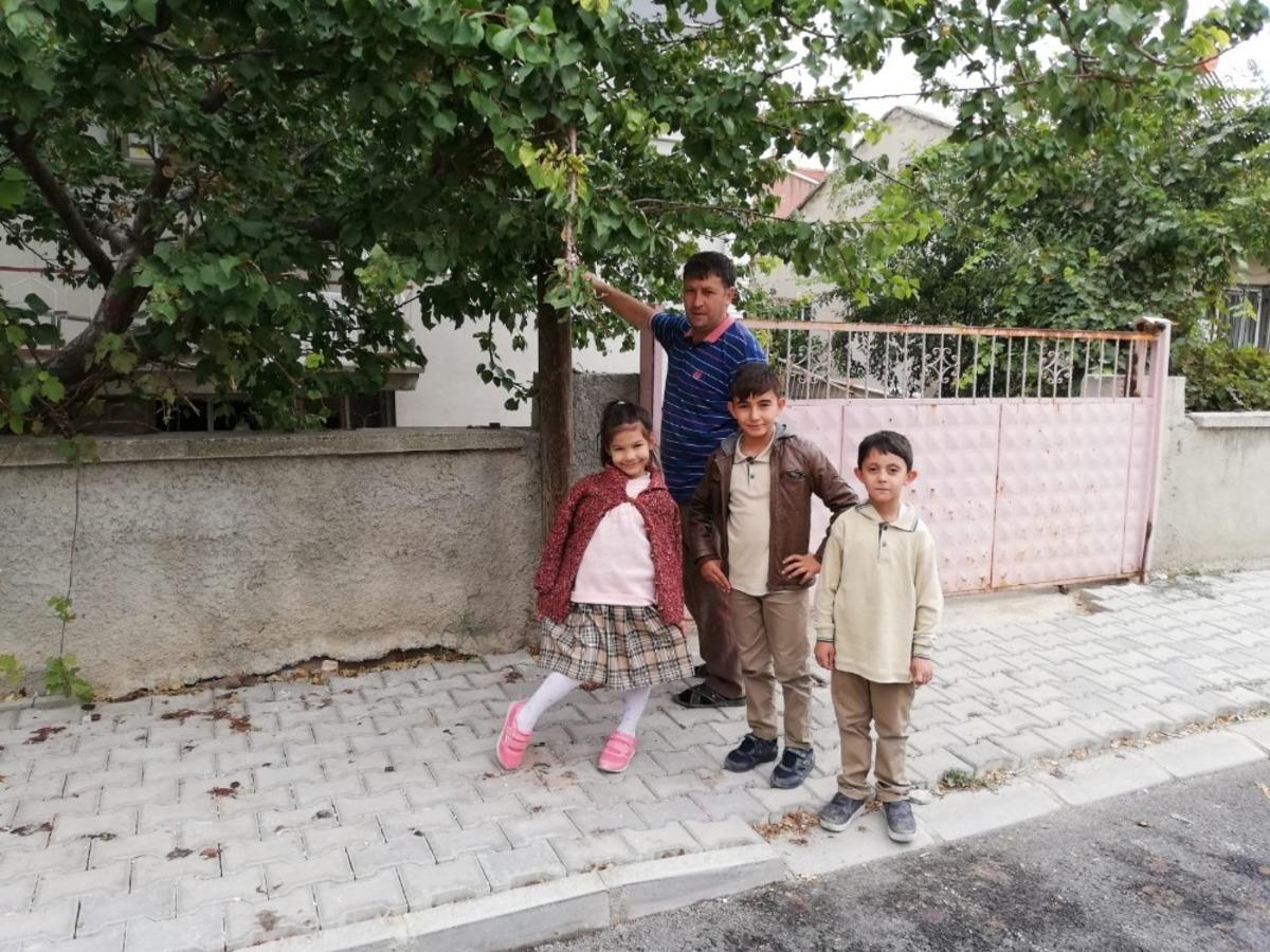 Beşik gibi sallanıyor