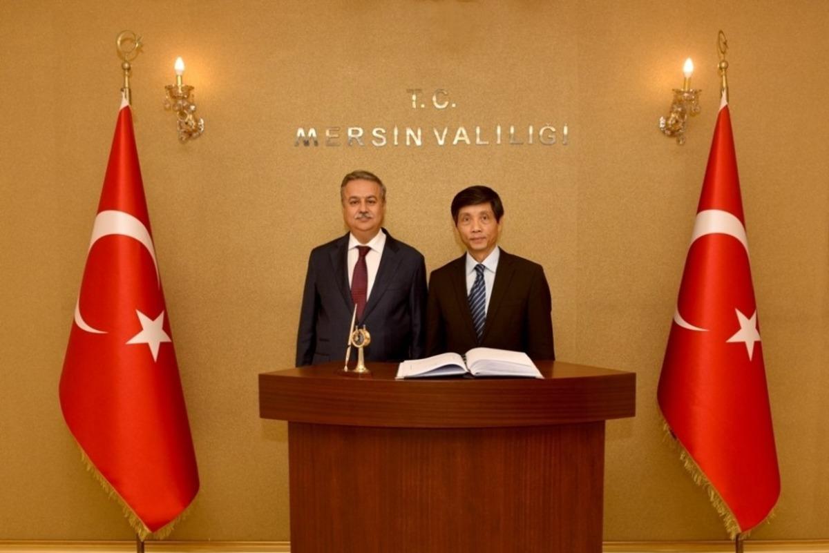 Vietnam B&uuml;y&uuml;kel&ccedil;isi Tran Quang Tuyen&rsquo;den Vali Su&rsquo;ya ziyaret