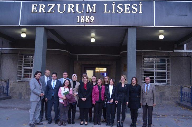 Milli Eğitim Bakanı Ziya Selçuk’un eşi Rana Selçuk Erzurum’da eğitim müzesi açılışı yaptı G1