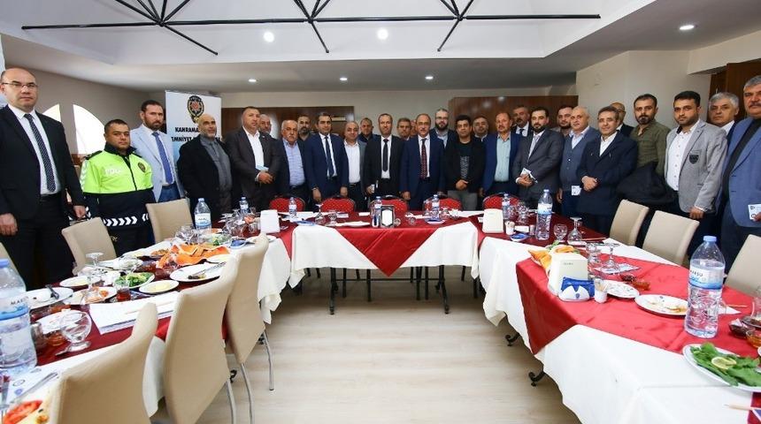 Suriyeli kanaat &ouml;nderleriyle toplantı