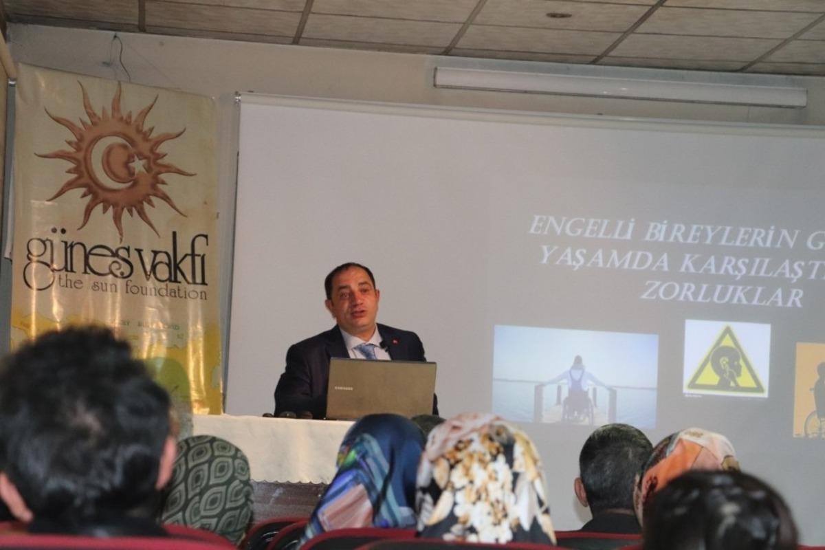 Do&ccedil;. Dr. Erciş, &lsquo;Engellilerin G&uuml;ncel Sorunları&rsquo;nı  anlattı