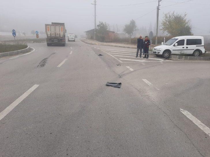 Osmaneli’nde tır hafif ticari araca çarptı: 1 yaralı G2