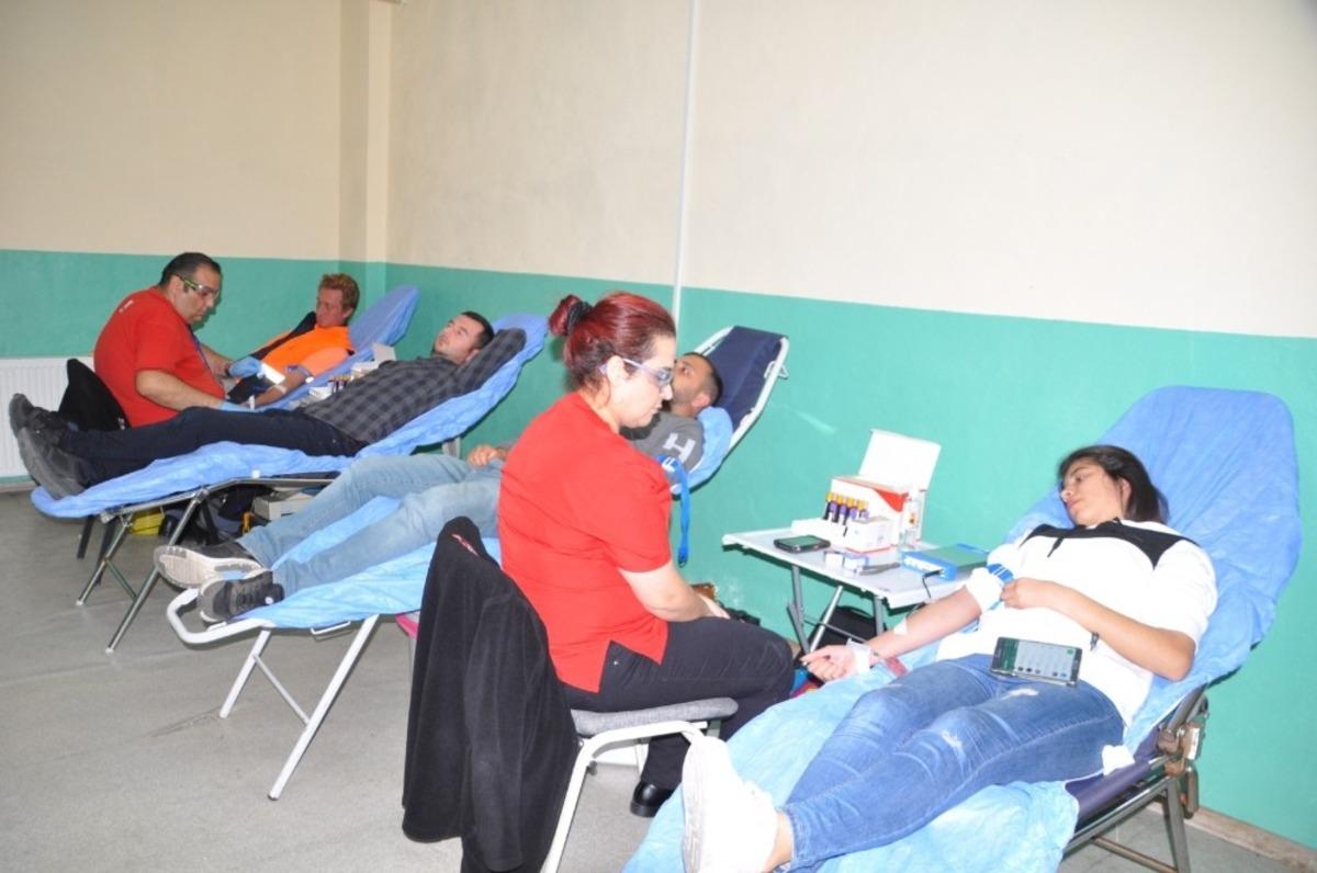 Okullar arasında Ege B&ouml;lgesinin kan bağış rekoru Aliağa&rsquo;da