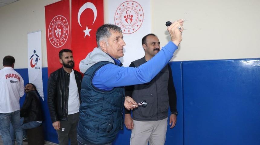 İki kurum personelleri Dart turnuvasında buluştu