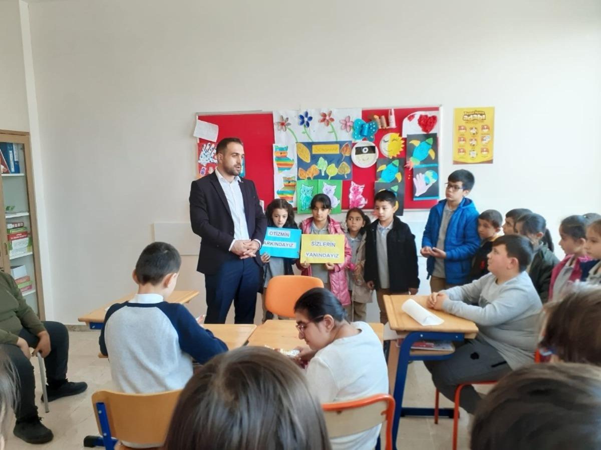 Otizmli &ouml;ğrencilerle kaynaştılar