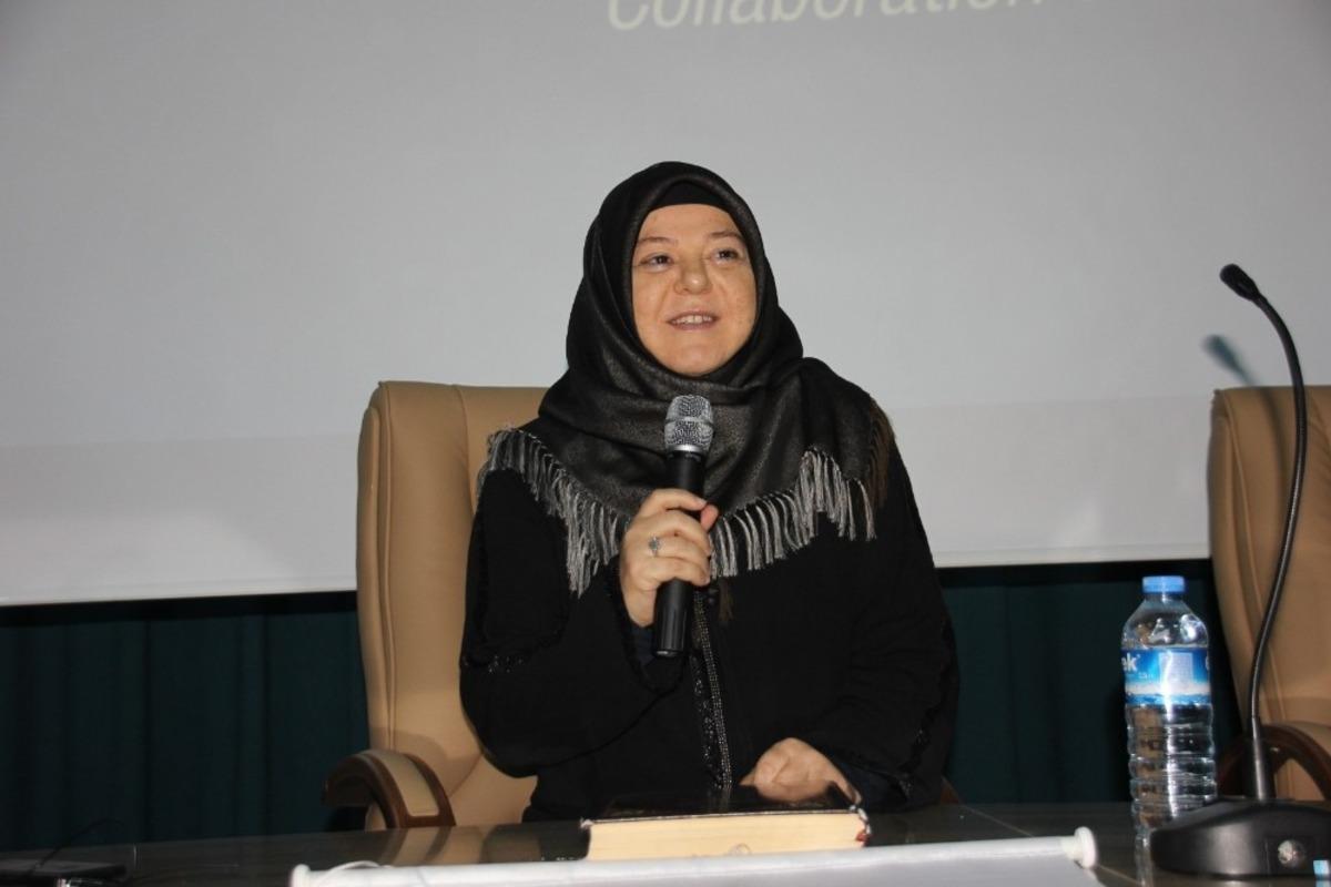 İHH&rsquo;den &rsquo;&rsquo;Yeni D&uuml;nya D&uuml;zeninde Değişen Coğrafyalar &rsquo;&rsquo; konferansı