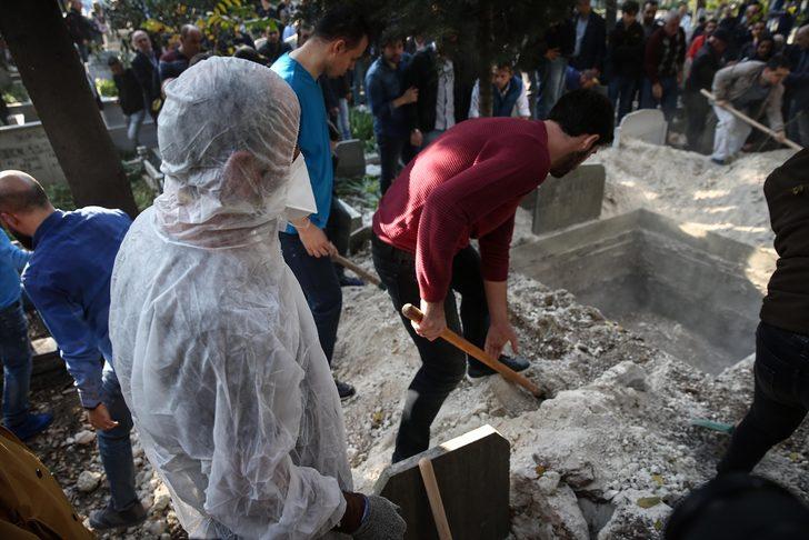 Bakırköy'de ölü bulunan aile son yolculuğuna uğurlandı G5