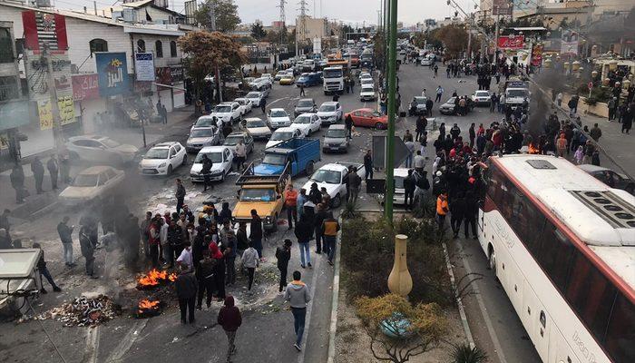 İran'daki gösterilerde 1000 kişi gözaltına alındı