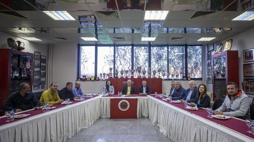 CHP Spor Kurulu, Gençlerbirliği Kulübünü ziyaret etti