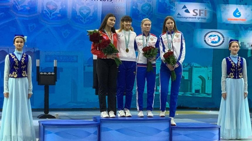 Milli eskrimci Nisanur Erbil, &Ouml;zbekistan'daki D&uuml;nya Kupası'nda g&uuml;m&uuml;ş madalya aldı