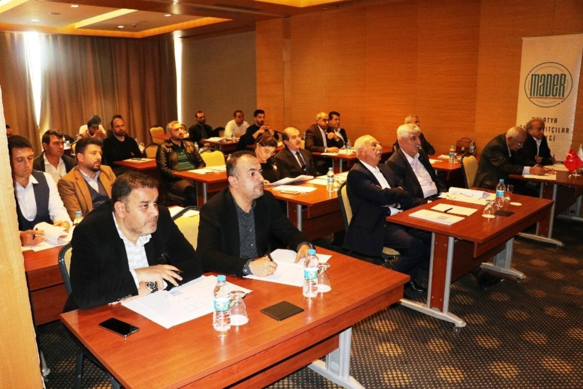 Akaryakıt&ccedil;ı sekt&ouml;r&uuml; bir araya geldi