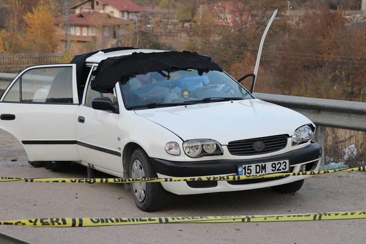 Karabük'te otomobil bariyere çarptı: 3 ölü, 2 yaralı G5