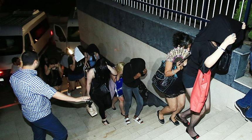 Aydın'da gazinoda kaçak çalıştırılan yabancı uyruklu kadında HIV pozitif çıktı