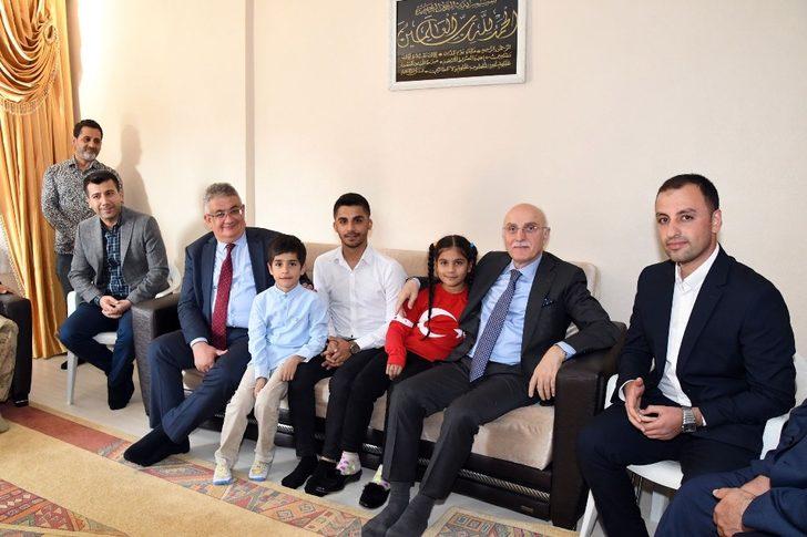 Bakan Yardımcısı Erdil’den şehit aileleri ve gazilere ziyaret G3