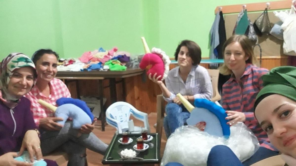 Kaynarca Halk Eğitim M&uuml;d&uuml;rl&uuml;ğ&uuml;, sel mağduru &ccedil;ocukları unutmadı